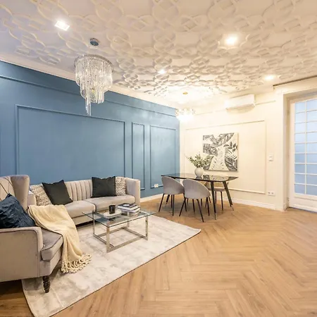 Deluxe Center T6 With Balcony * Budapešť