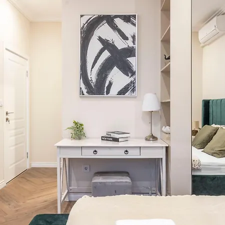 Apartmán Deluxe Center T6 With Balcony *